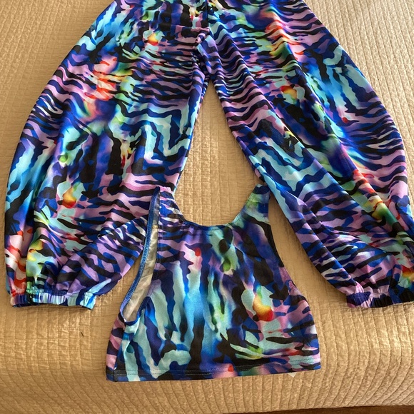 Kiniki Tan Through Harem Pants and Bra Top - Picture 6 of 7